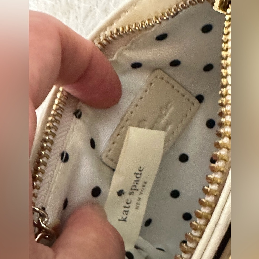 Kate Spade Cream and Black Color-Block Wallet 🤍🤍🤍 - Picture 6 of 8